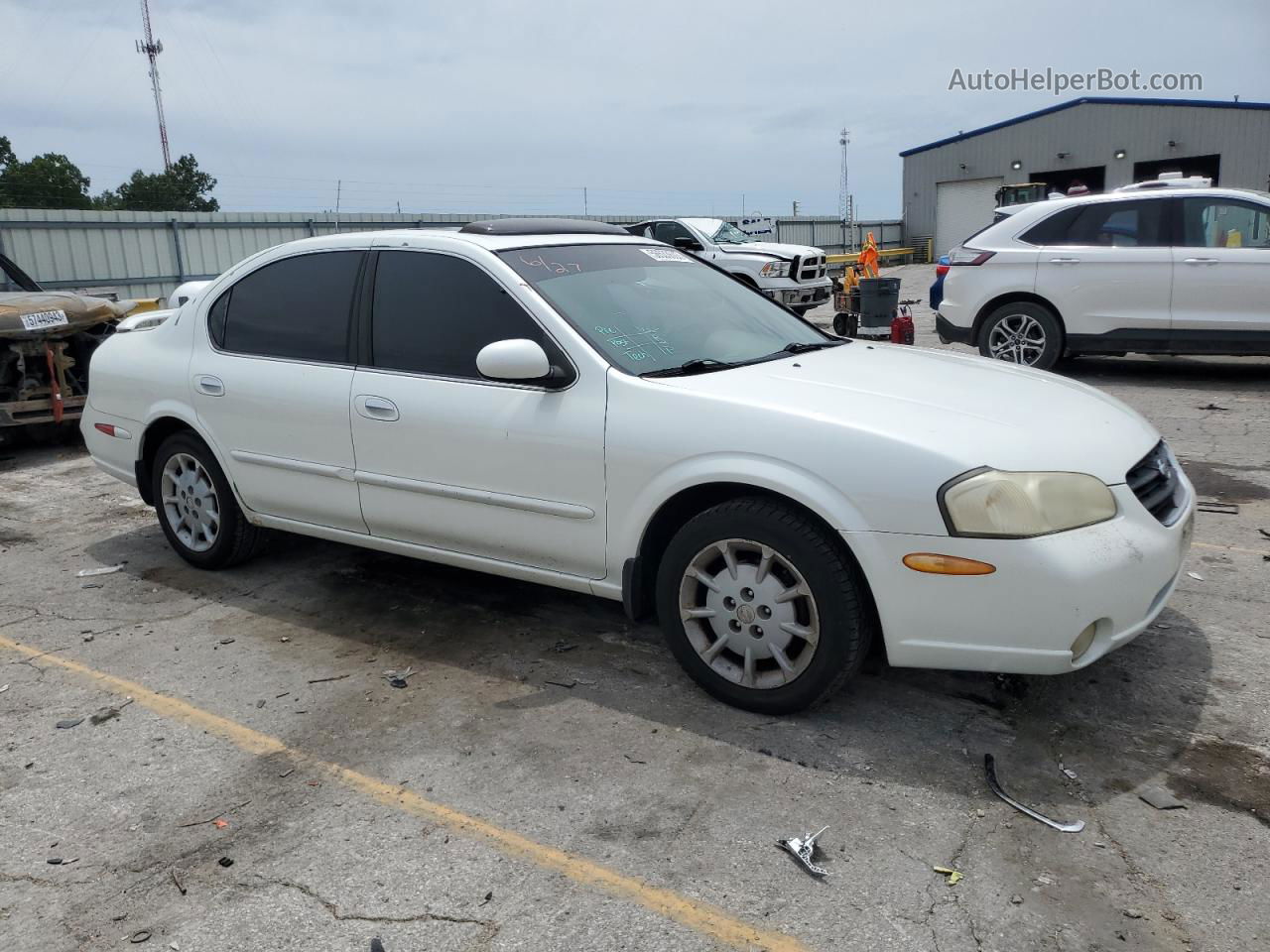 2000 Nissan Maxima Gle White vin: JN1CA31A1YT005501