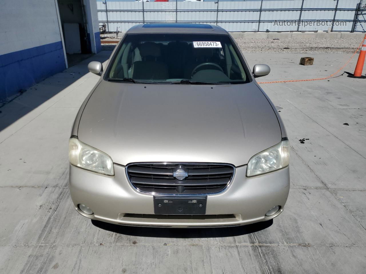 2000 Nissan Maxima Gle Tan vin: JN1CA31A1YT200966