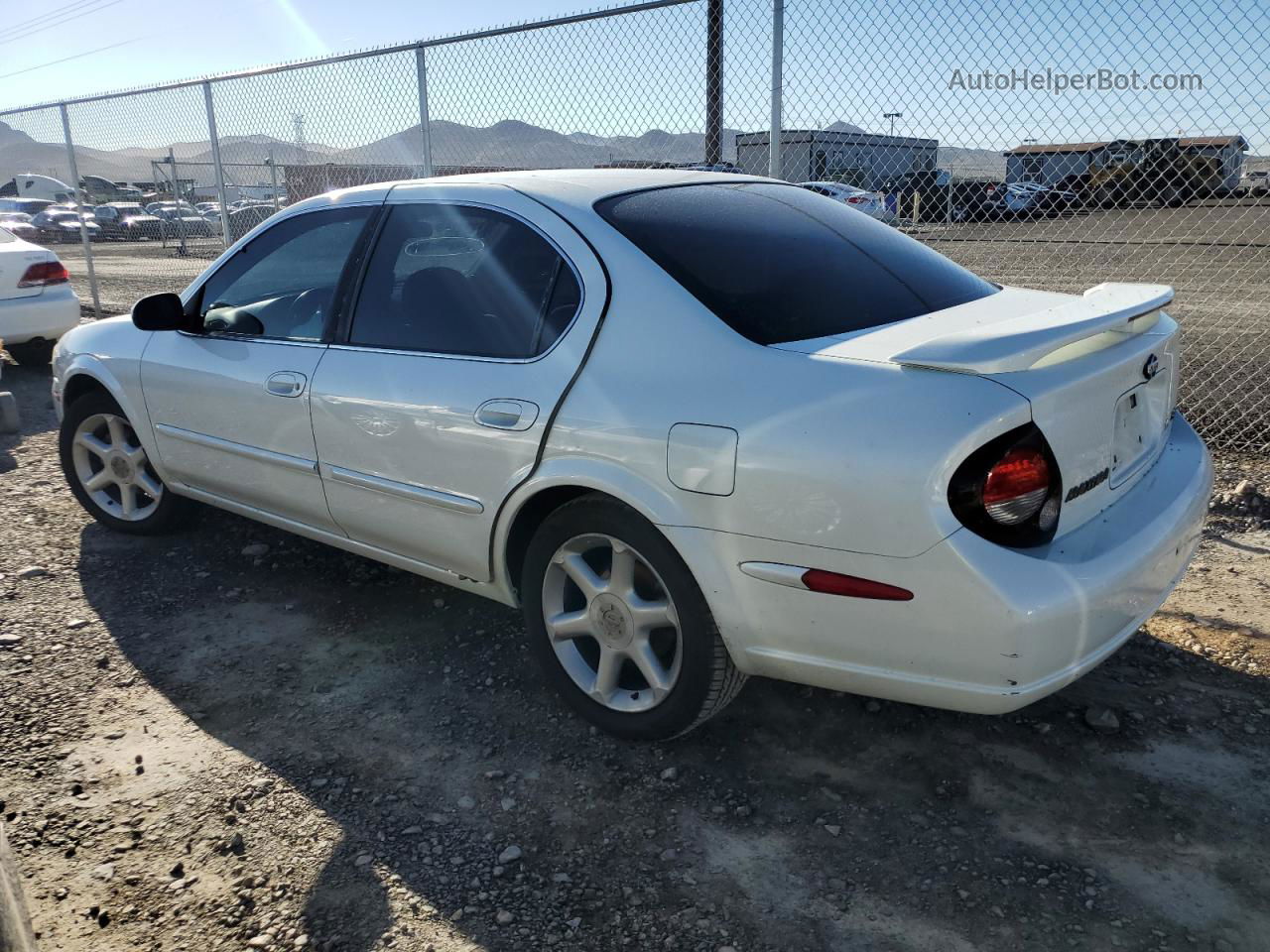 2000 Nissan Maxima Gle White vin: JN1CA31D1YT547191