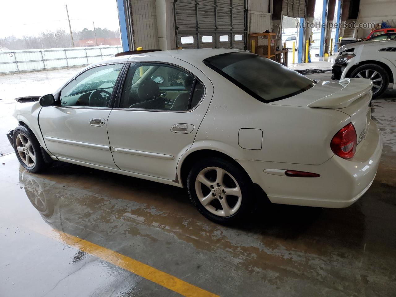 2000 Nissan Maxima Gle White vin: JN1CA31D2YT557826