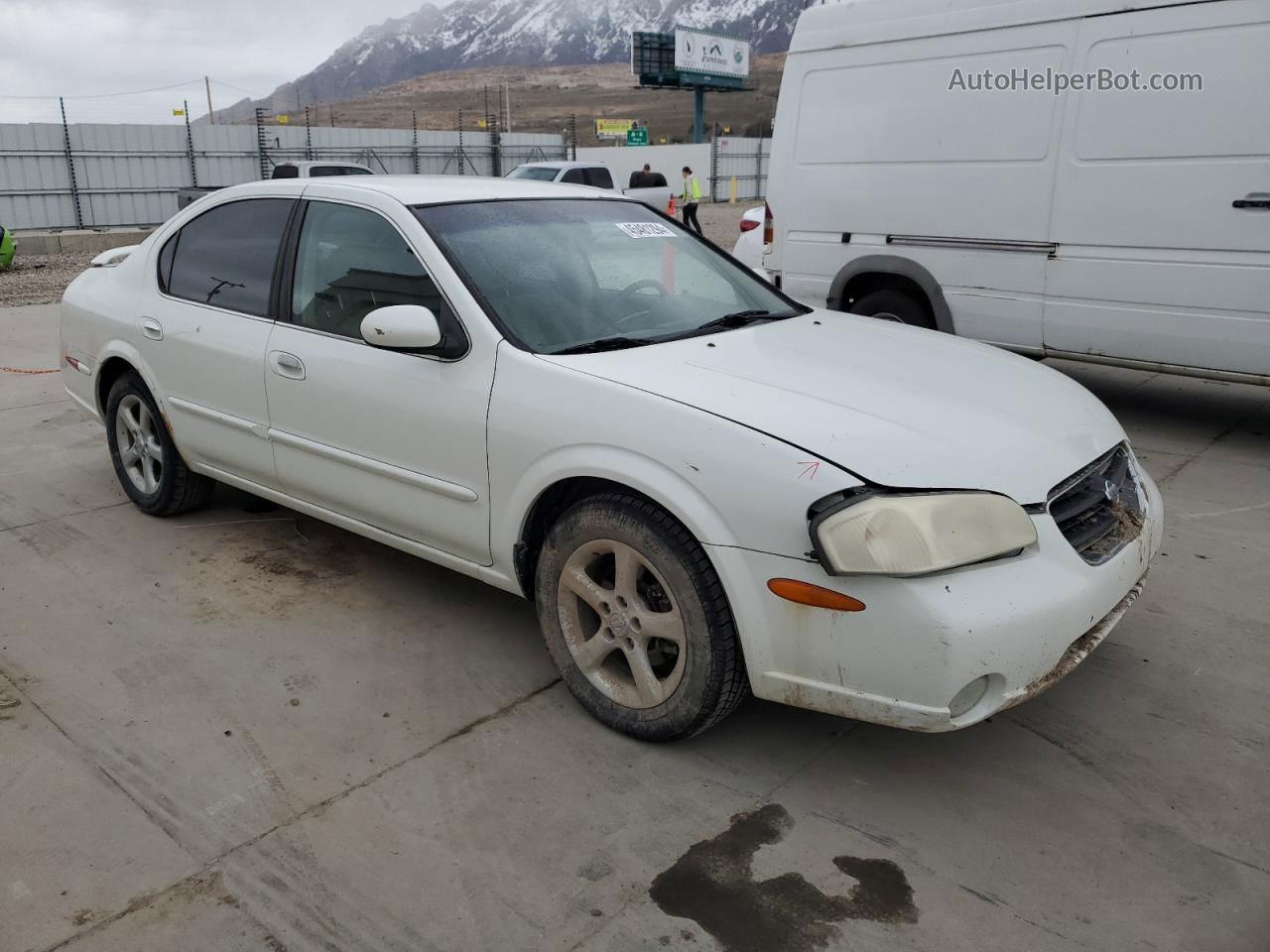 2000 Nissan Maxima Gle White vin: JN1CA31D3YT558547