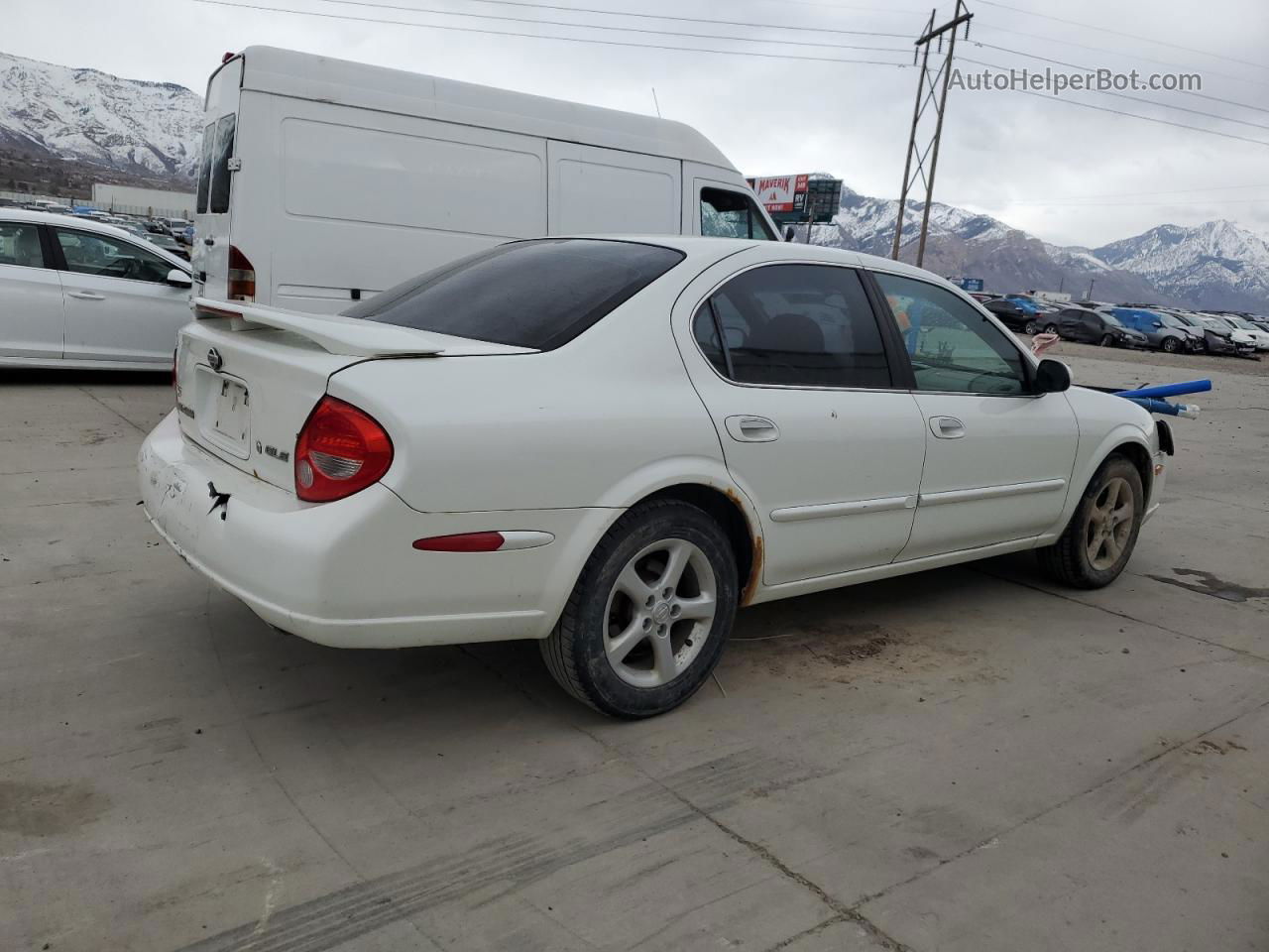 2000 Nissan Maxima Gle White vin: JN1CA31D3YT558547