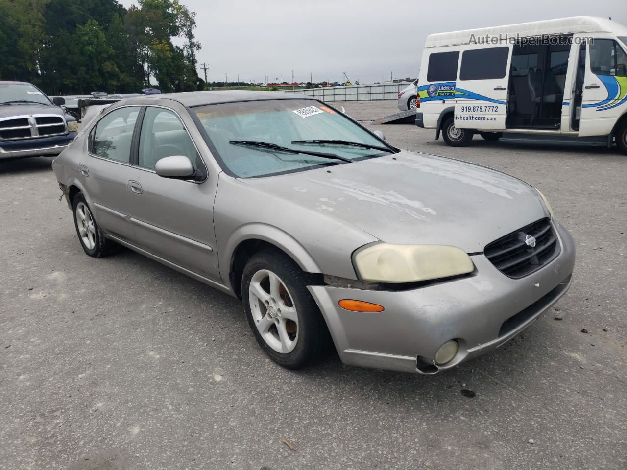 2000 Nissan Maxima Gle Серебряный vin: JN1CA31D3YT751328