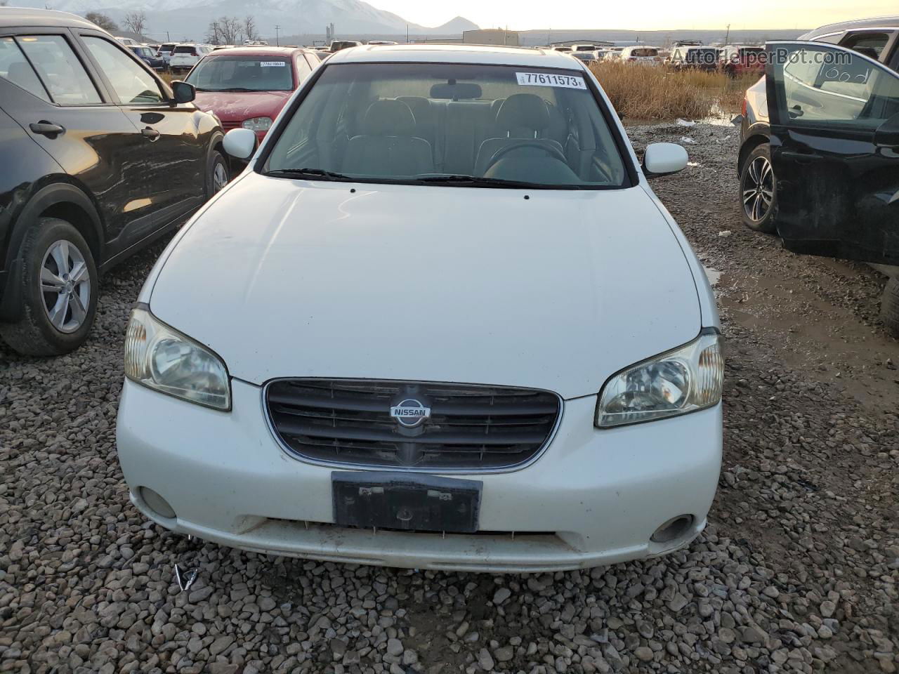 2000 Nissan Maxima Gle White vin: JN1CA31D4YT700386