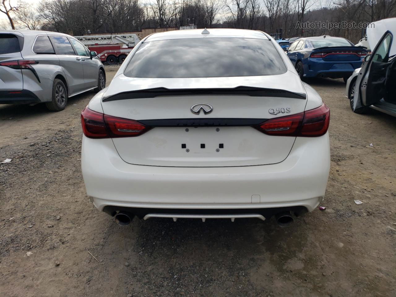 2018 Infiniti Q50 Luxe White vin: JN1EV7AP0JM365125