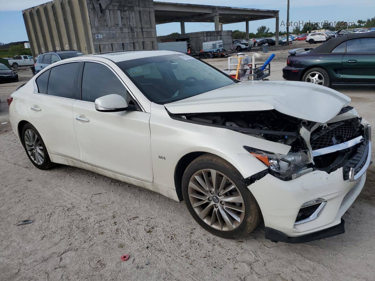 2019 Infiniti Q50 Luxe White vin: JN1EV7AP1KM515549