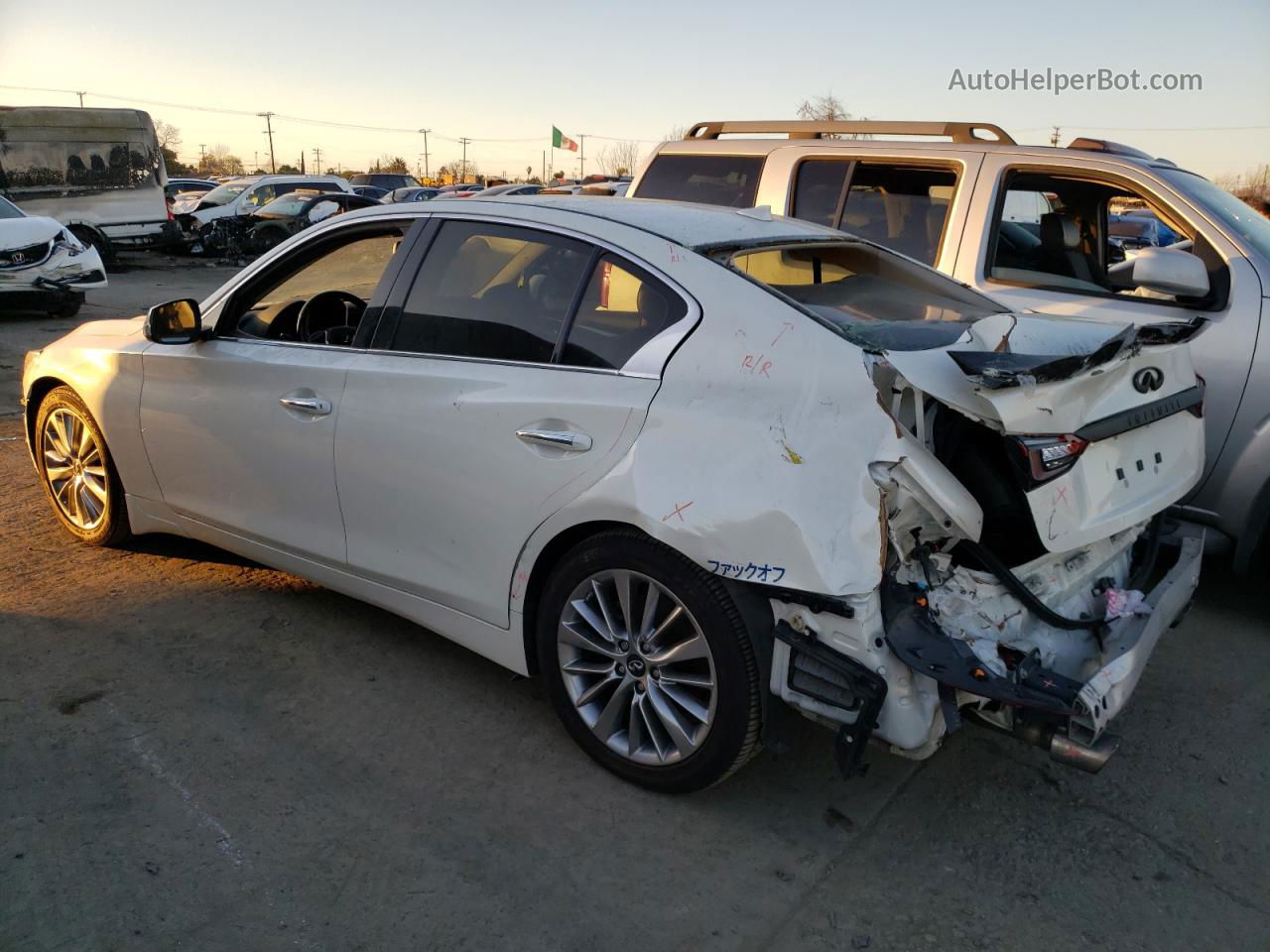 2018 Infiniti Q50 Luxe Белый vin: JN1EV7AP2JM354188