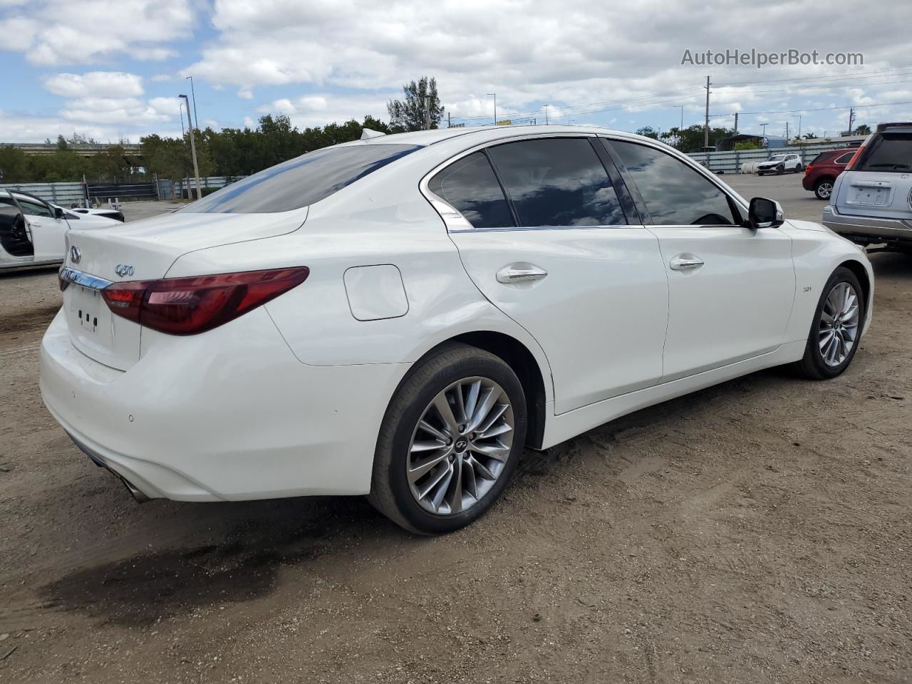 2019 Infiniti Q50 Luxe White vin: JN1EV7AP2KM517245