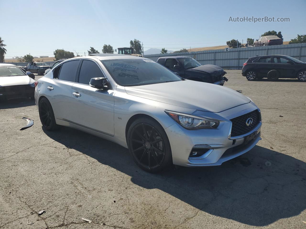 2019 Infiniti Q50 Luxe Серебряный vin: JN1EV7AP2KM518511