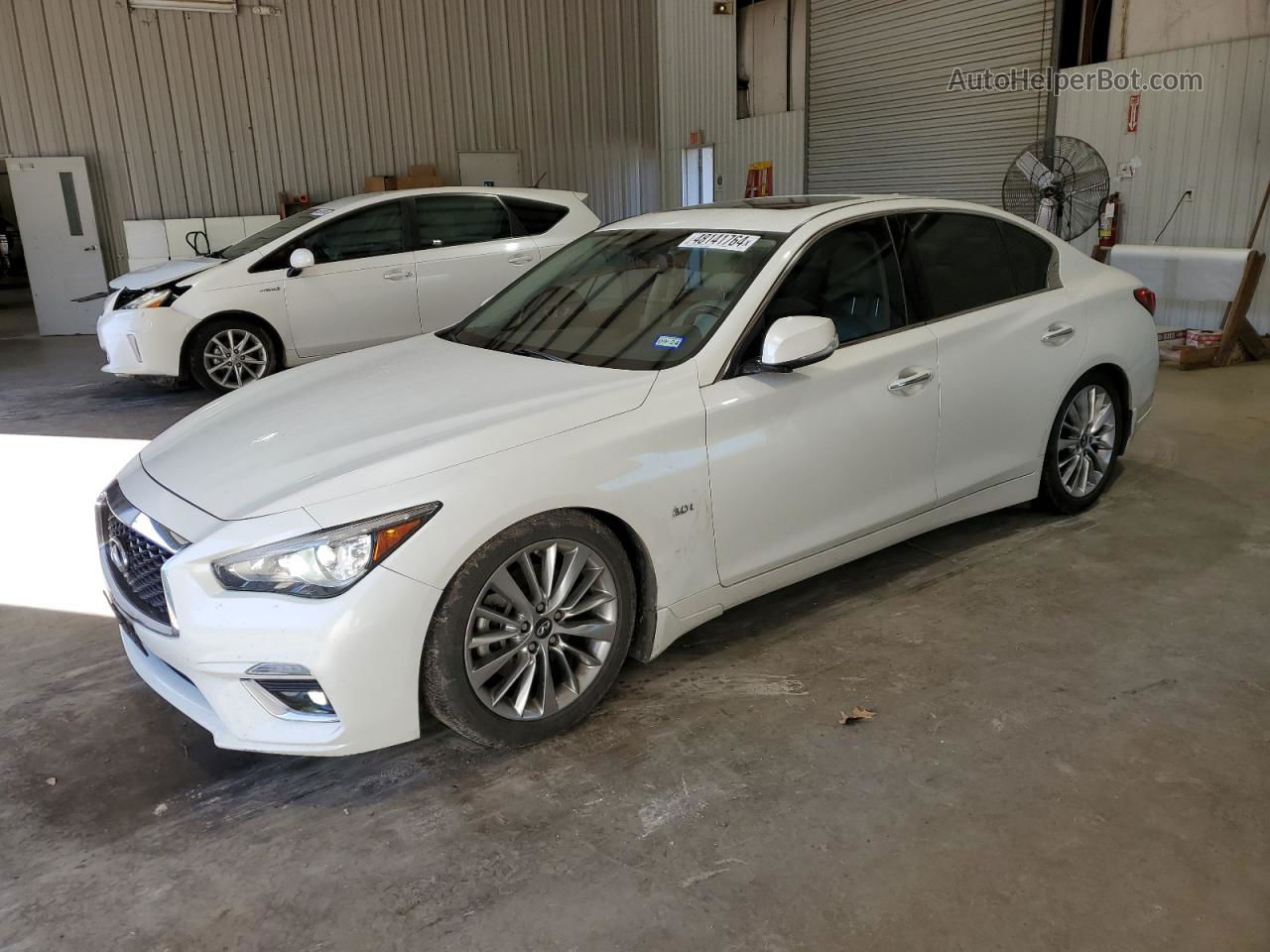 2018 Infiniti Q50 Luxe White vin: JN1EV7AP3JM352921