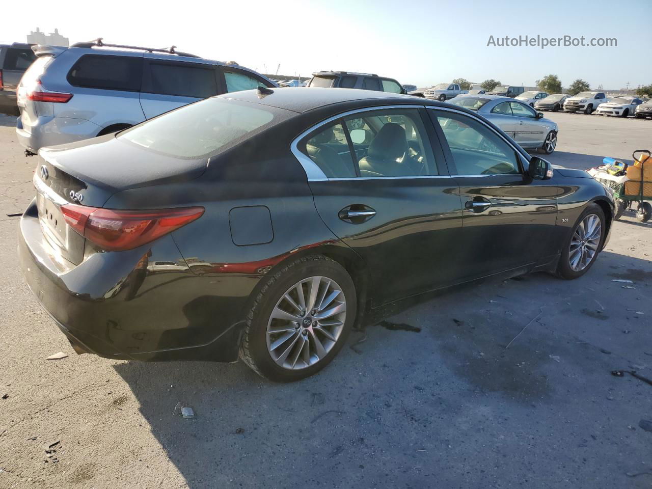 2018 Infiniti Q50 Luxe Черный vin: JN1EV7AP4JM350210