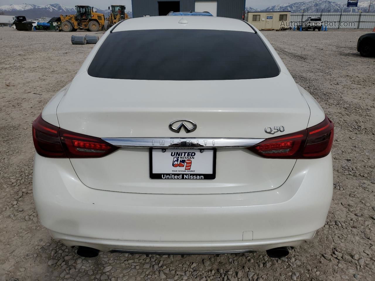 2018 Infiniti Q50 Luxe White vin: JN1EV7AP4JM352216