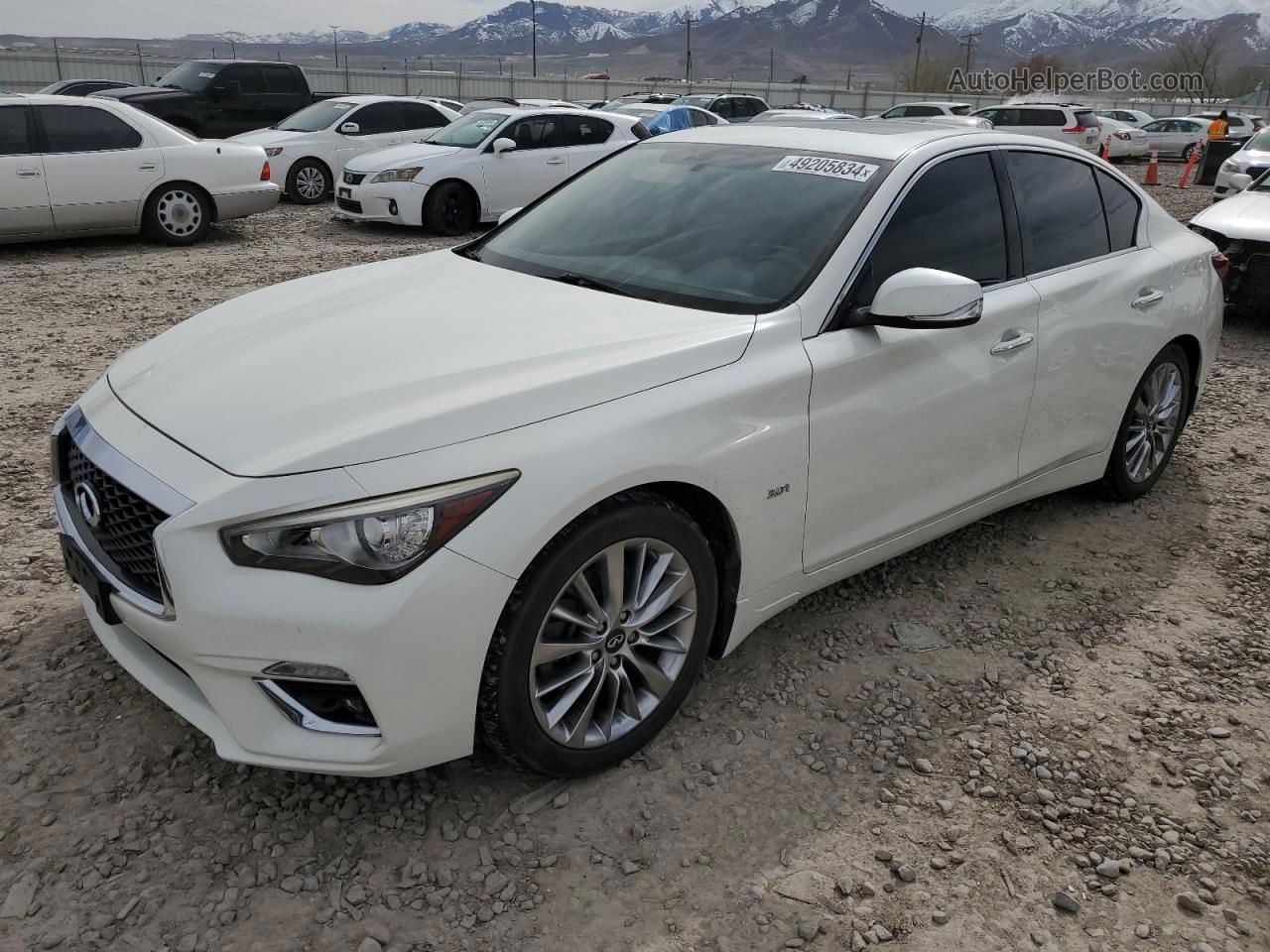 2018 Infiniti Q50 Luxe Белый vin: JN1EV7AP4JM352216