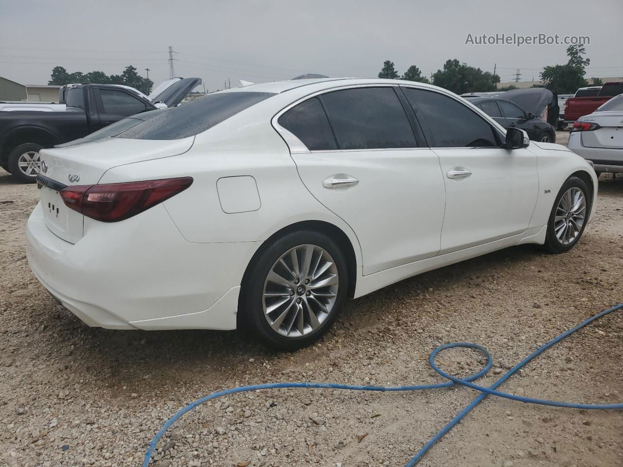 2018 Infiniti Q50 Luxe White vin: JN1EV7AP4JM366231