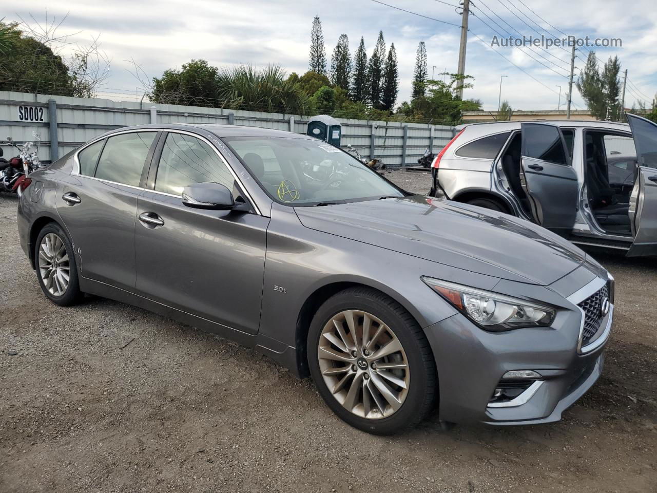 2019 Infiniti Q50 Luxe Silver vin: JN1EV7AP4KM513178