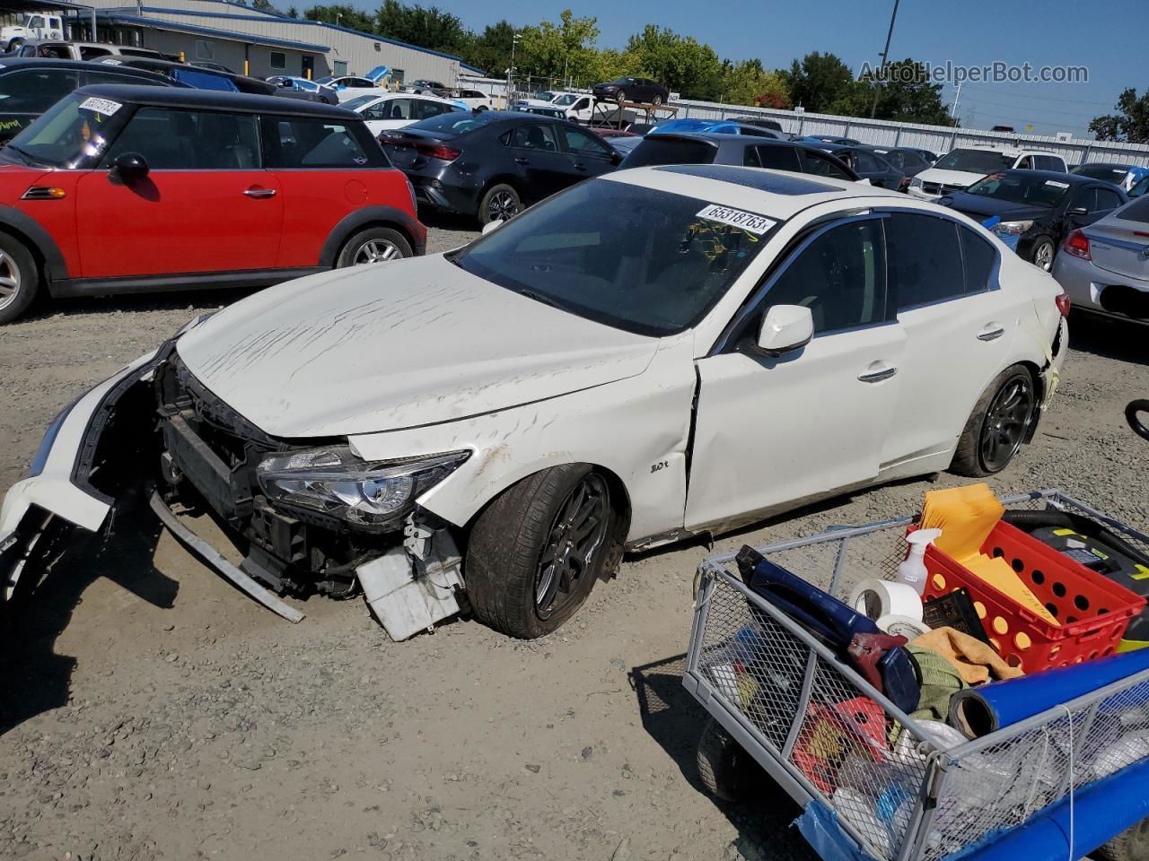 2016 Infiniti Q50 Premium Белый vin: JN1EV7AP5GM303390