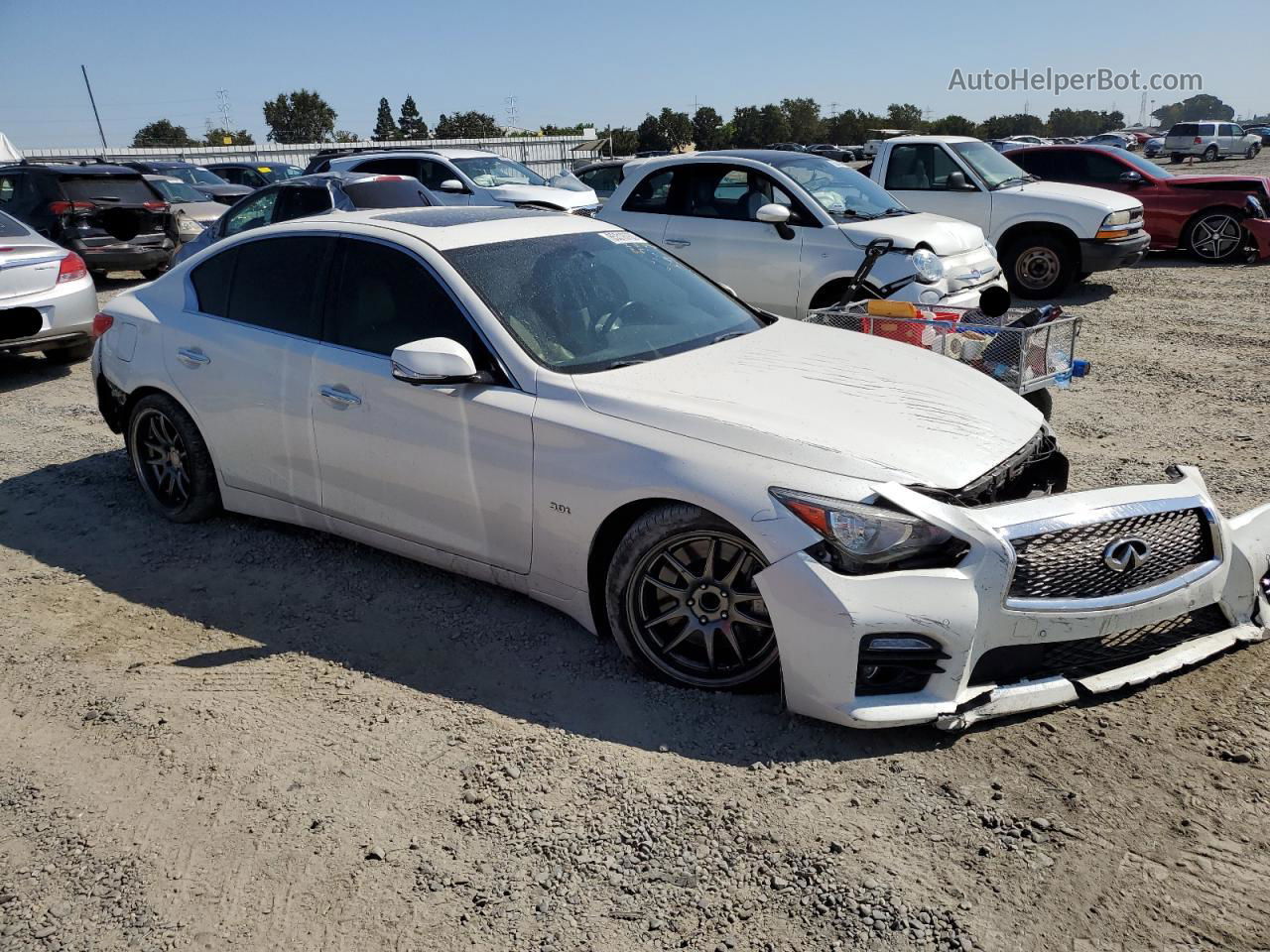 2016 Infiniti Q50 Premium Белый vin: JN1EV7AP5GM303390