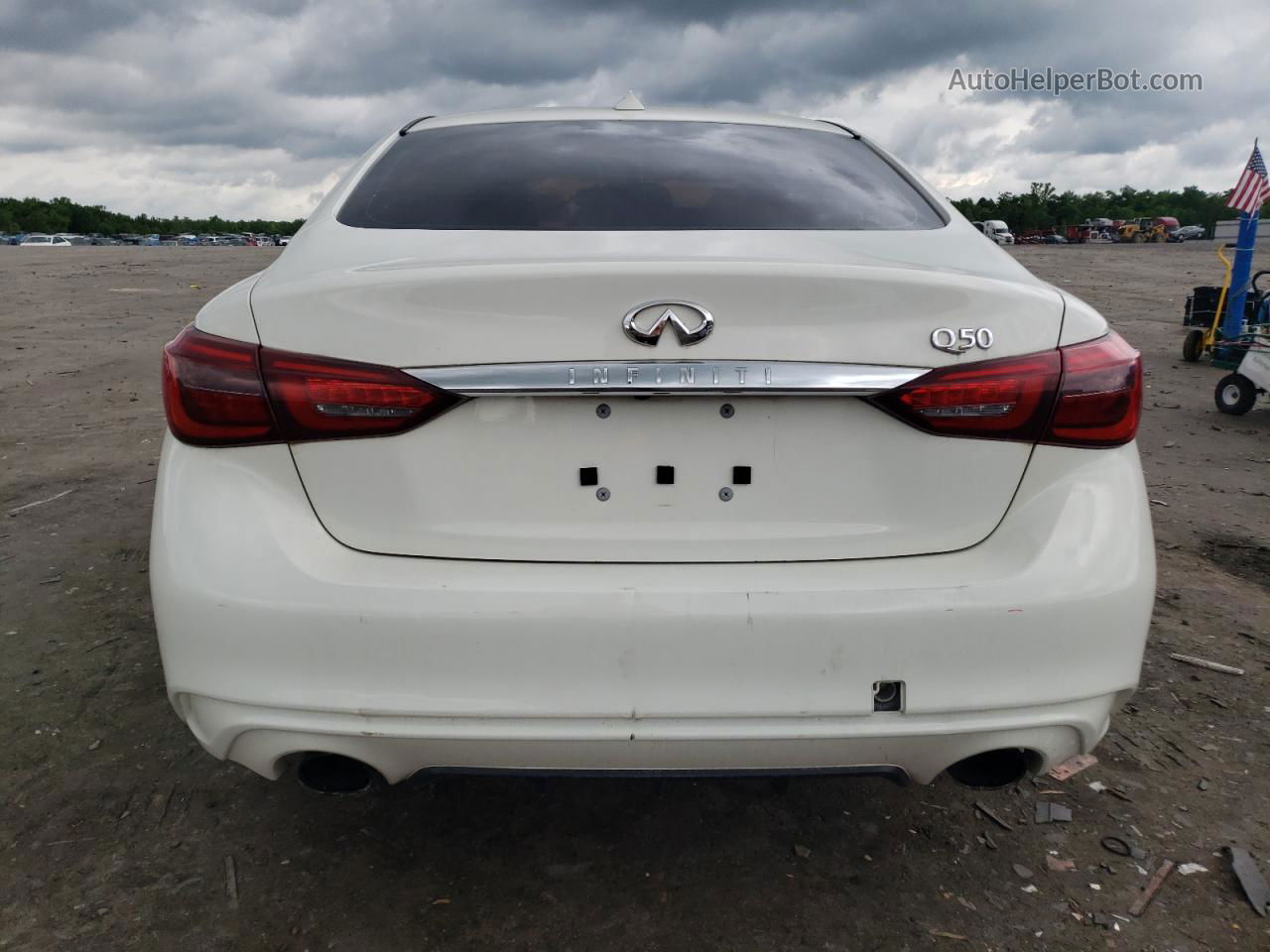 2018 Infiniti Q50 Luxe White vin: JN1EV7AP5JM363225