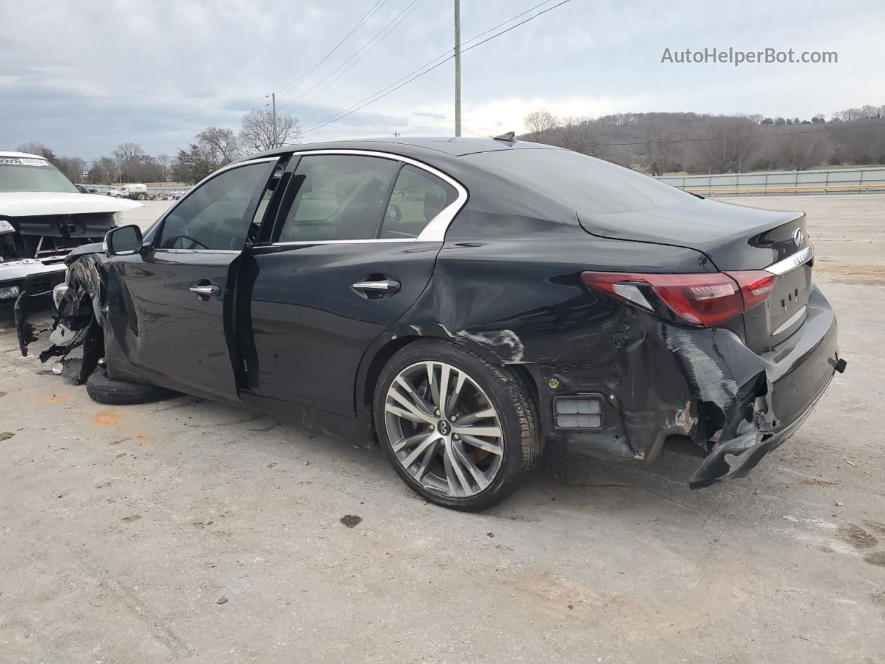 2018 Infiniti Q50 Luxe Черный vin: JN1EV7AP6JM351505