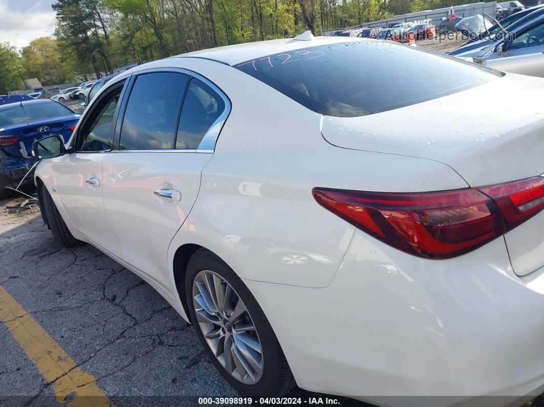 2018 Infiniti Q50 3.0t Luxe White vin: JN1EV7AP6JM360737