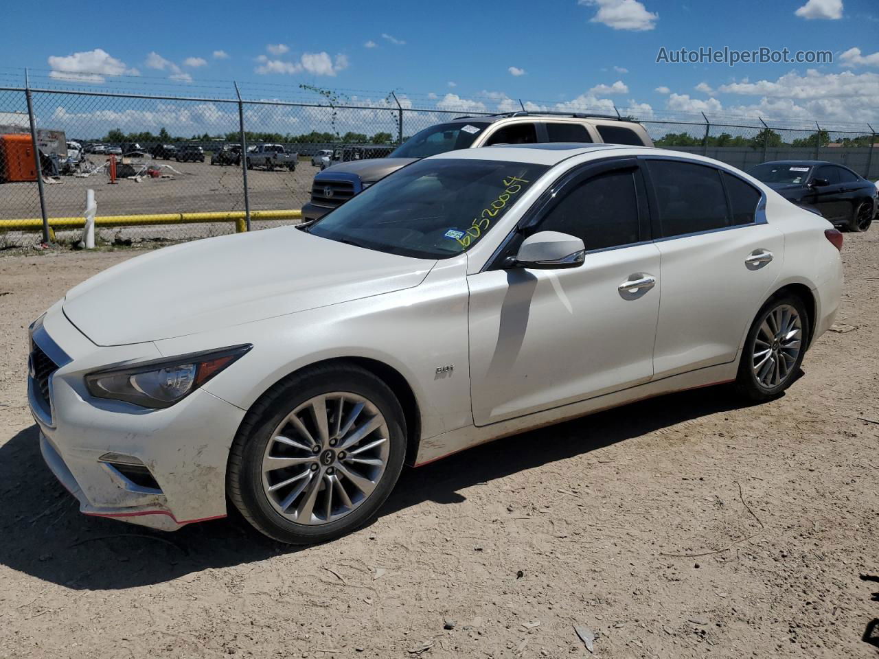 2018 Infiniti Q50 Luxe Белый vin: JN1EV7AP6JM365937