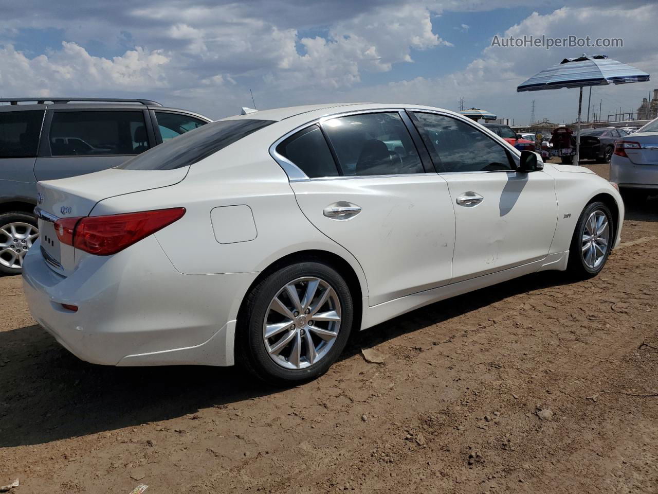 2016 Infiniti Q50 Premium Белый vin: JN1EV7AP7GM300880