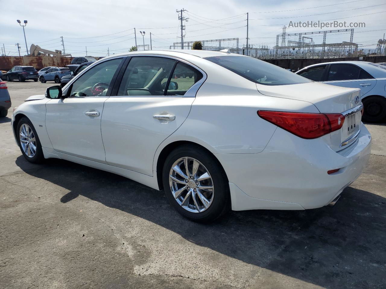 2016 Infiniti Q50 Premium Белый vin: JN1EV7AP7GM301107