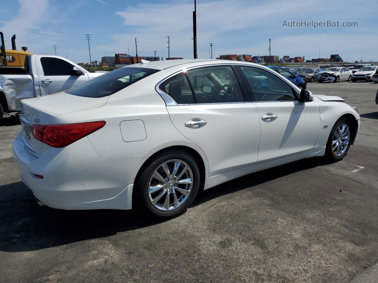 2016 Infiniti Q50 Premium Белый vin: JN1EV7AP7GM301107