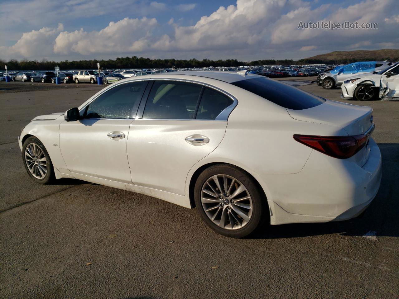 2018 Infiniti Q50 Luxe White vin: JN1EV7AP7JM353599