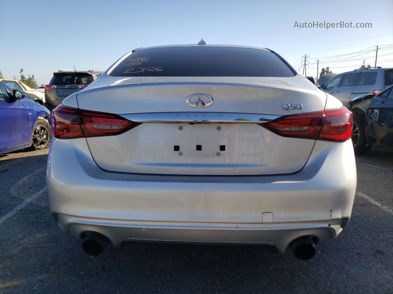 2018 Infiniti Q50 Luxe Серебряный vin: JN1EV7AP7JM366496