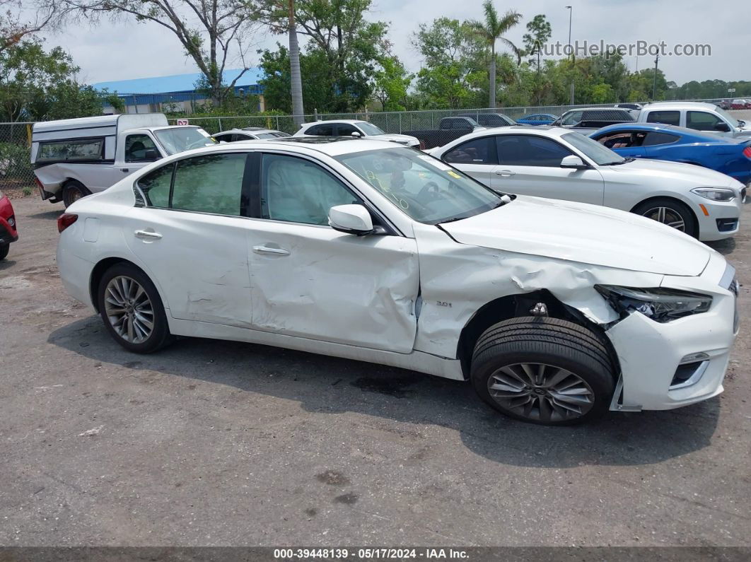 2019 Infiniti Q50 3.0t Luxe White vin: JN1EV7AP7KM512610