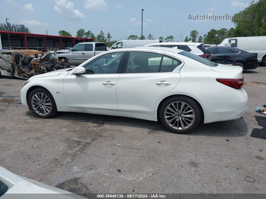 2019 Infiniti Q50 3.0t Luxe White vin: JN1EV7AP7KM512610