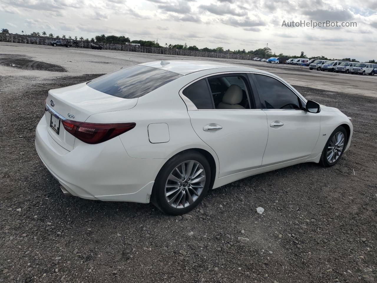 2019 Infiniti Q50 Luxe White vin: JN1EV7AP7KM542920