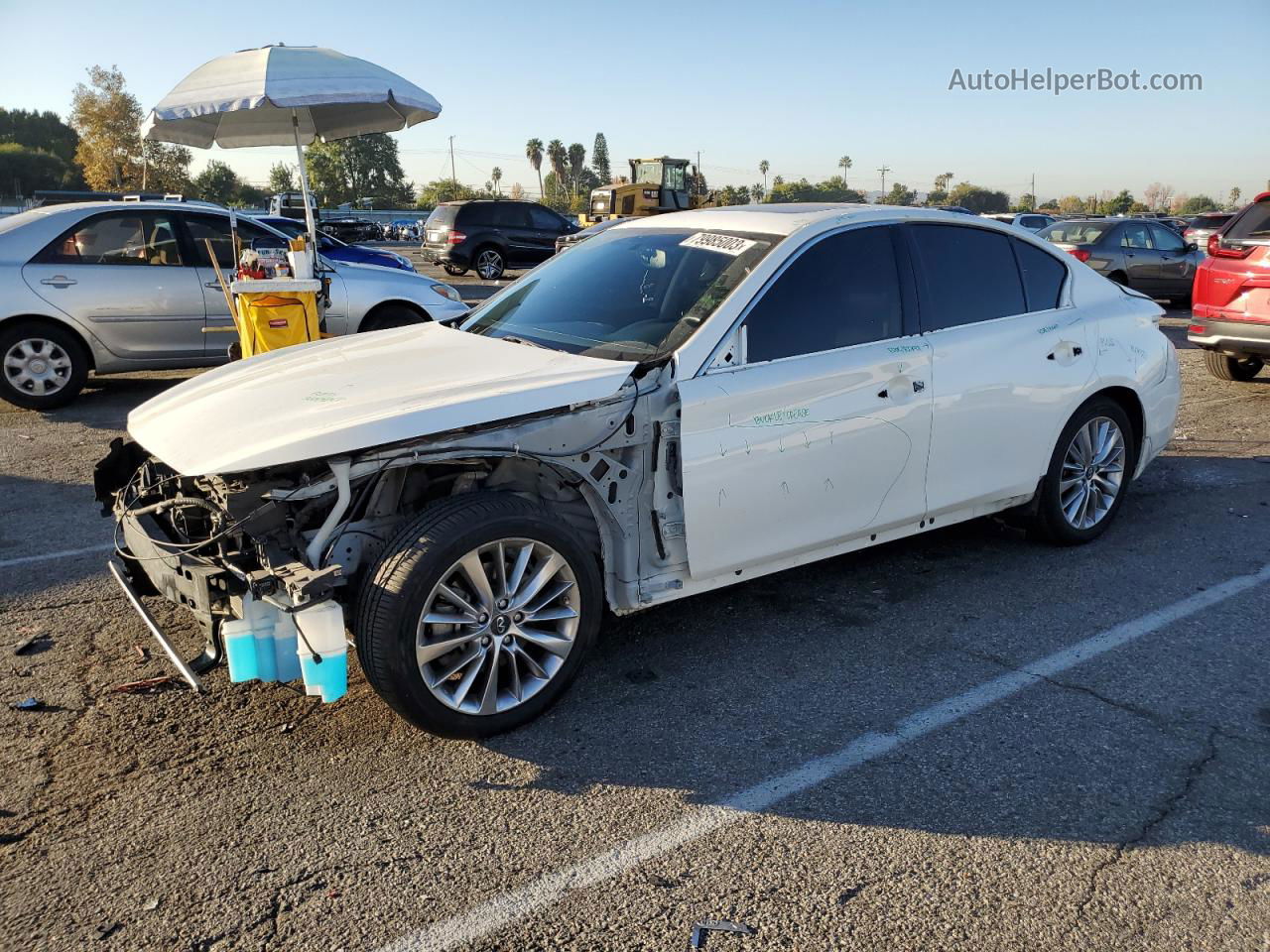 2018 Infiniti Q50 Luxe White vin: JN1EV7AP8JM356608