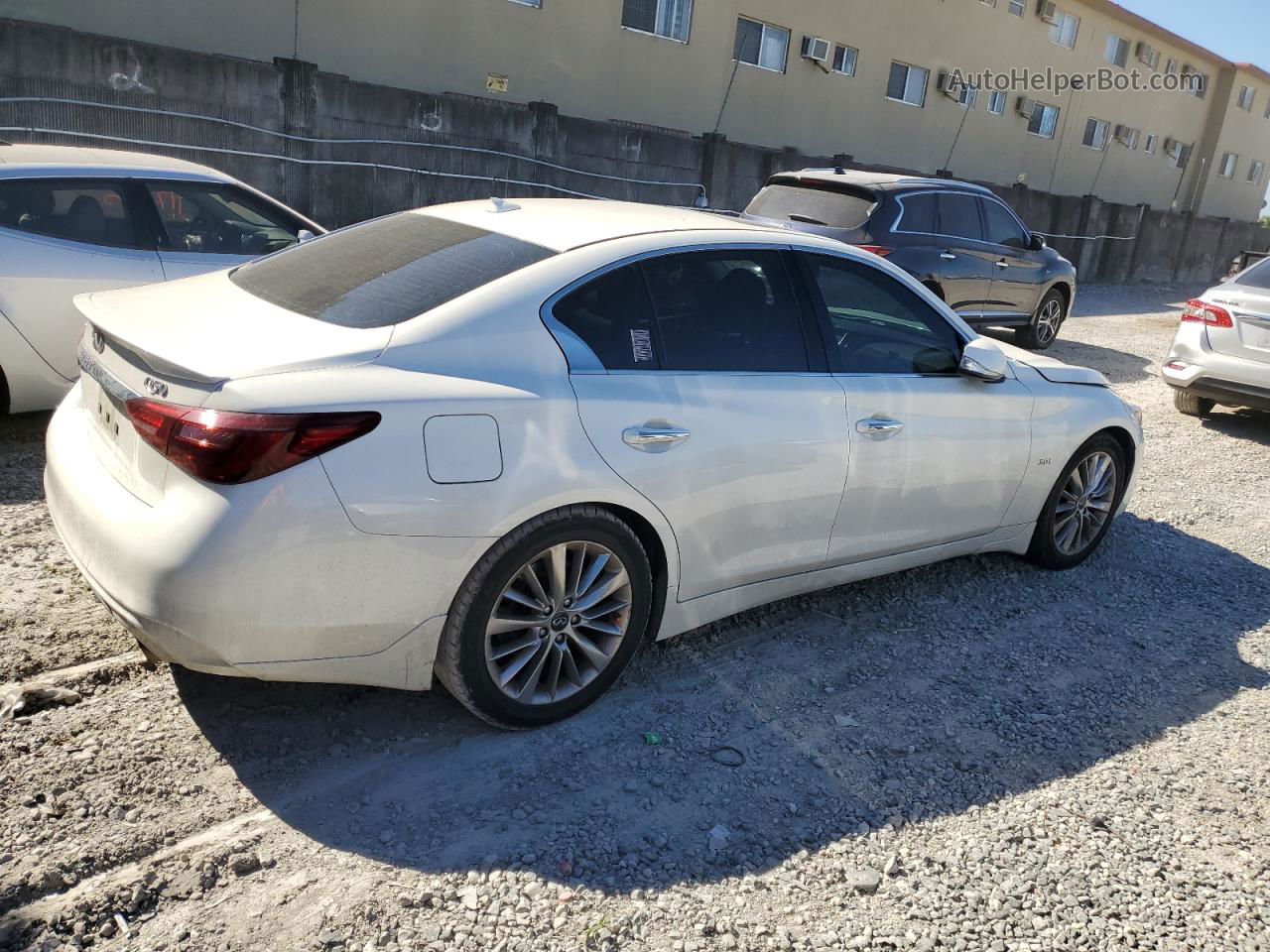 2019 Infiniti Q50 Luxe Белый vin: JN1EV7AP8KM516052