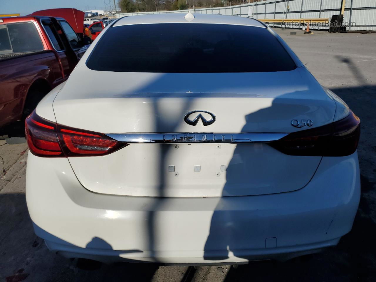 2018 Infiniti Q50 Luxe Белый vin: JN1EV7AP9JM352860