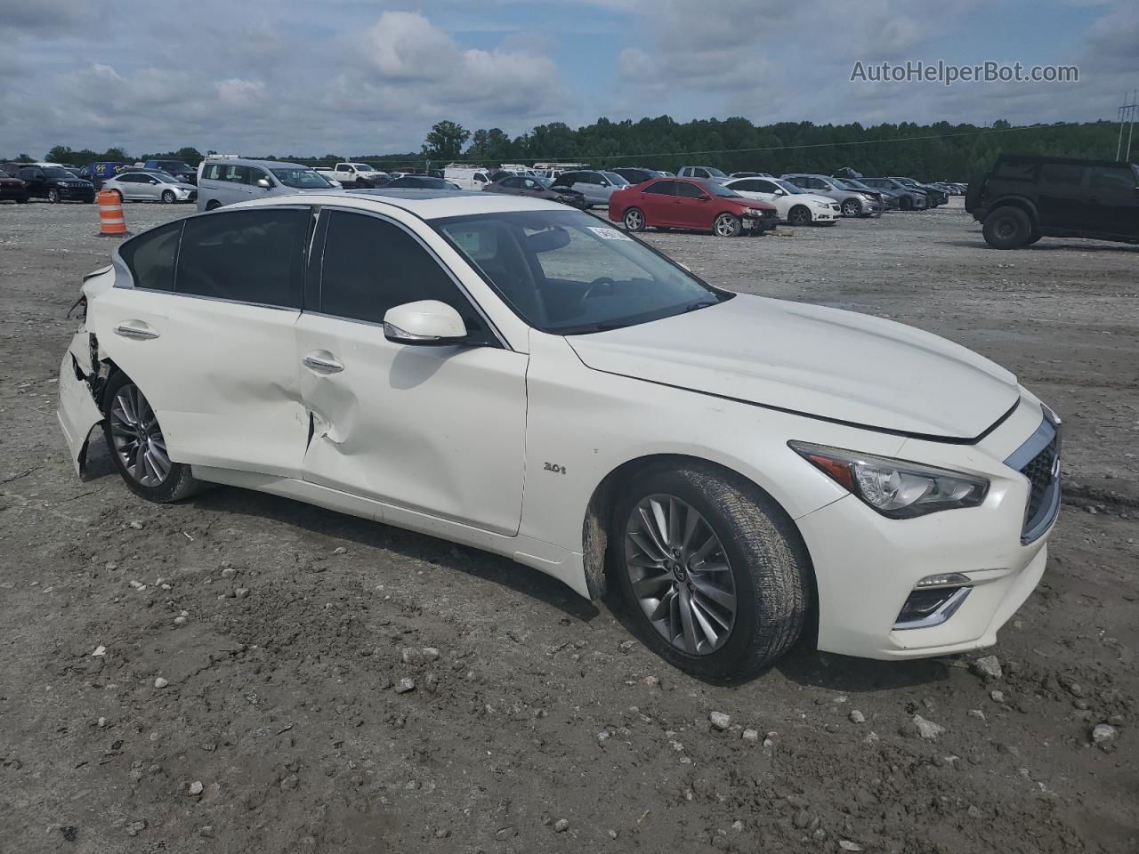 2018 Infiniti Q50 Luxe White vin: JN1EV7APXJM354603