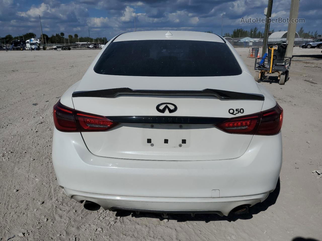 2018 Infiniti Q50 Luxe Белый vin: JN1EV7APXJM355587