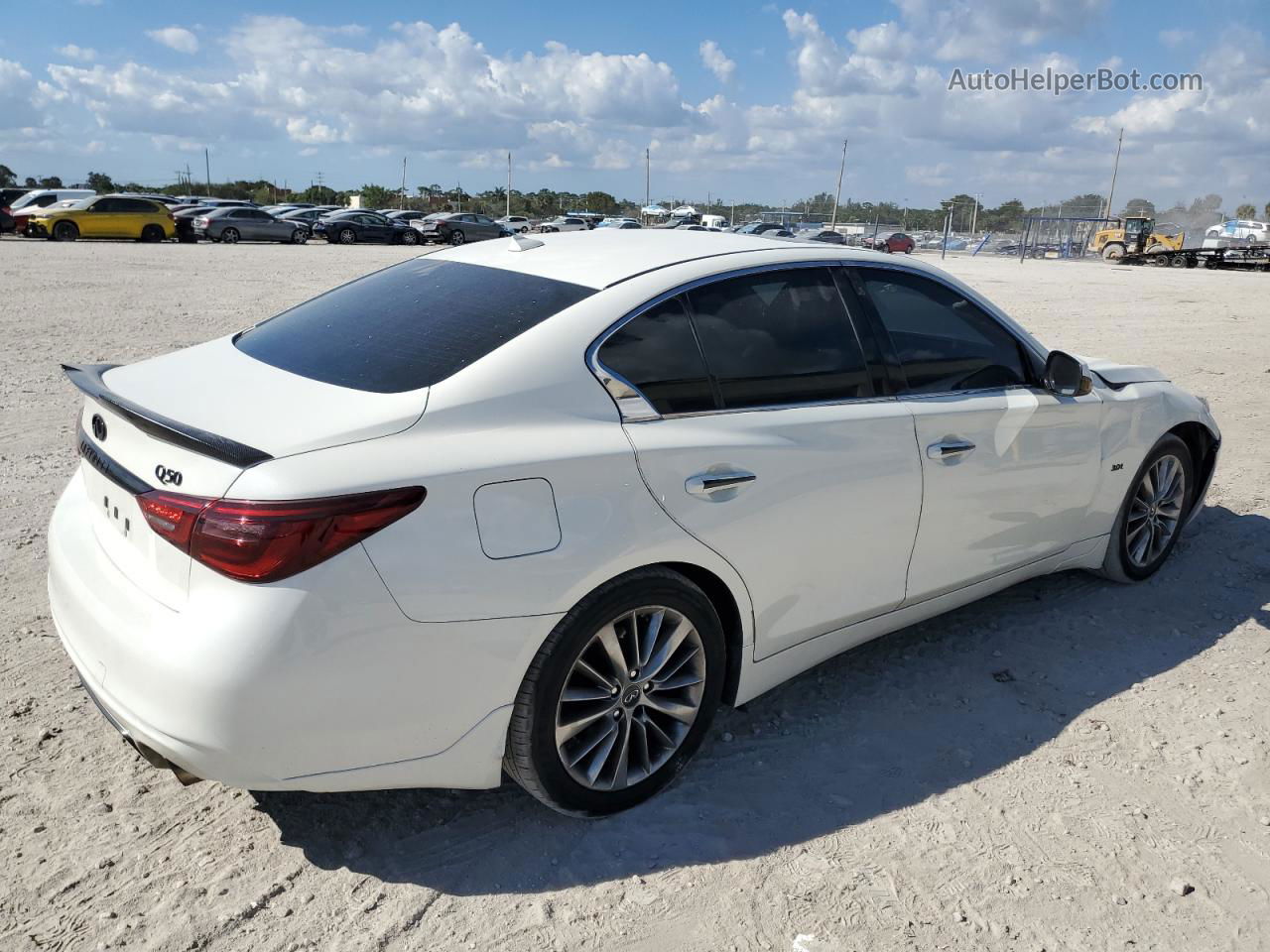 2018 Infiniti Q50 Luxe Белый vin: JN1EV7APXJM355587