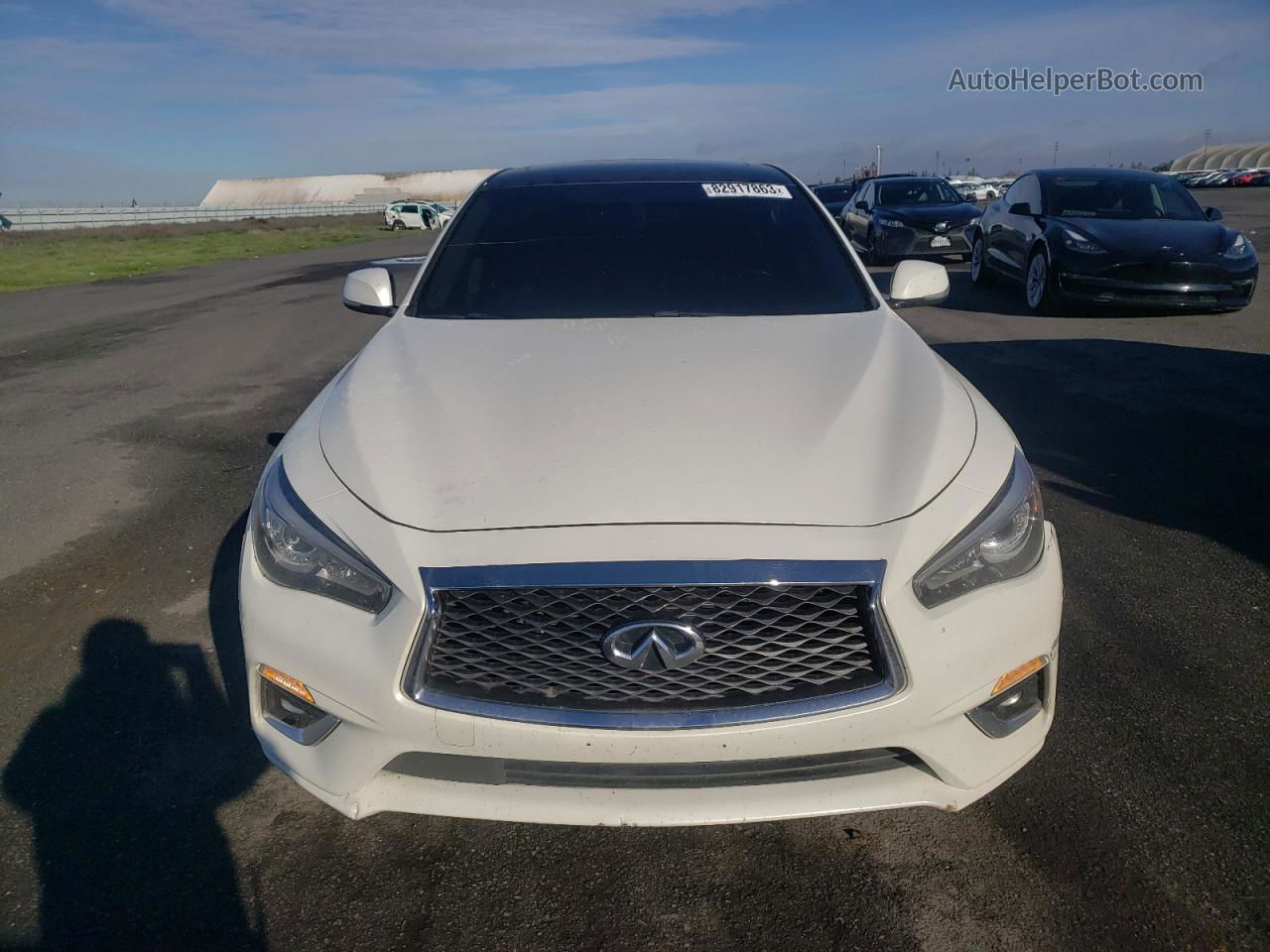 2019 Infiniti Q50 Luxe White vin: JN1EV7APXKM513959