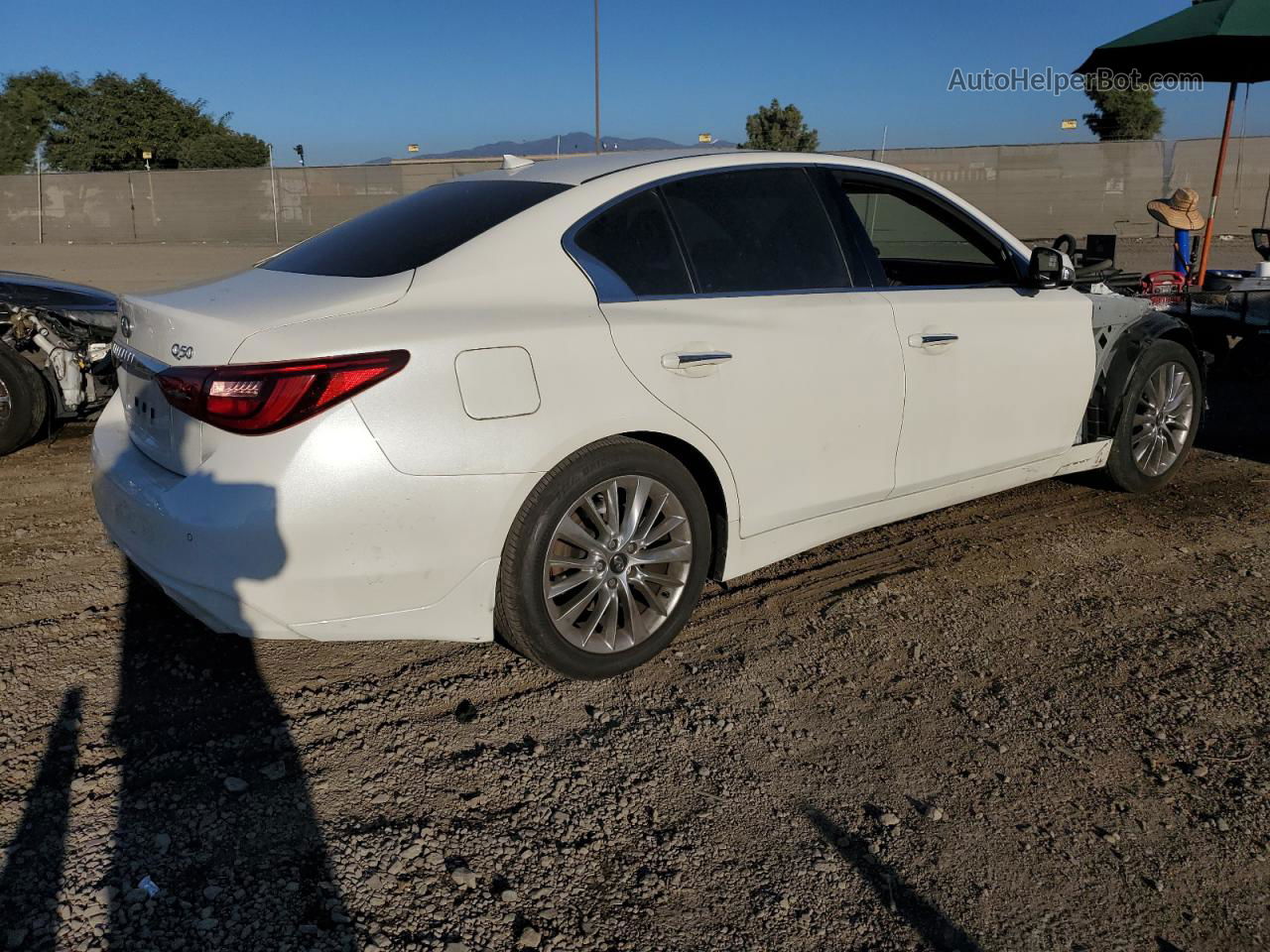 2019 Infiniti Q50 Luxe White vin: JN1EV7APXKM514349