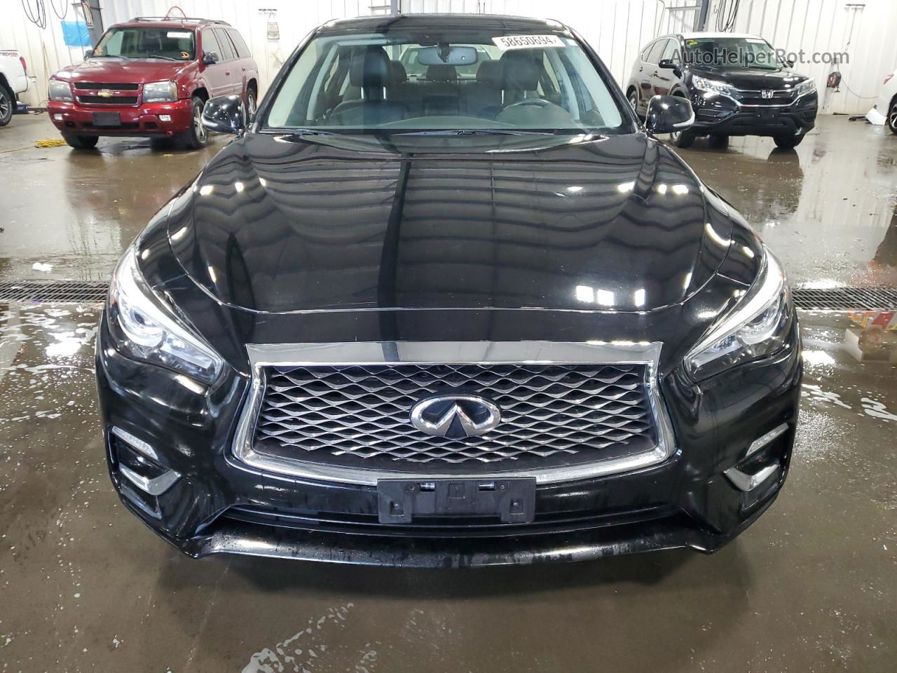 2018 Infiniti Q50 Luxe Черный vin: JN1EV7AR1JM437760