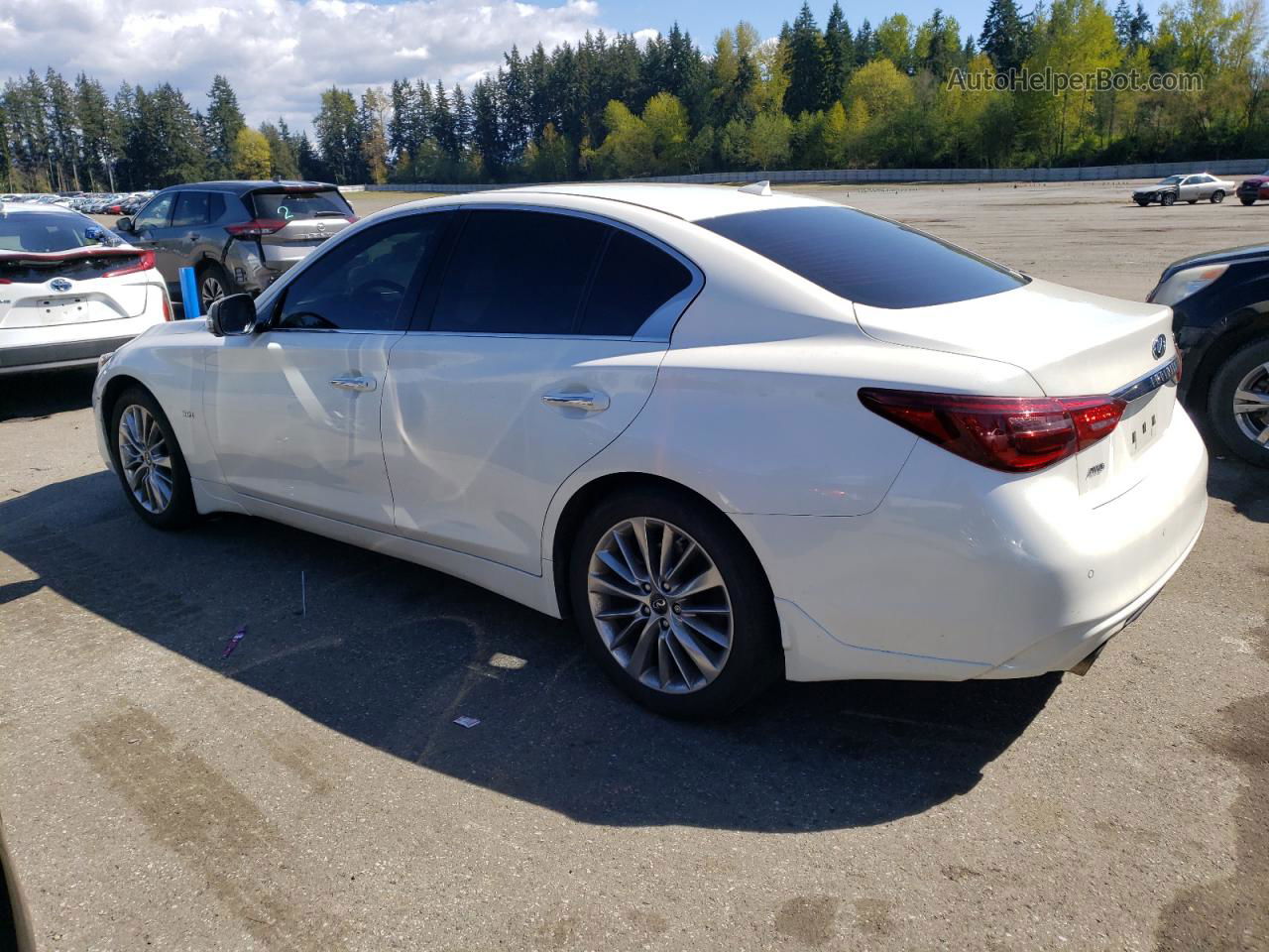 2019 Infiniti Q50 Luxe White vin: JN1EV7AR1KM556569