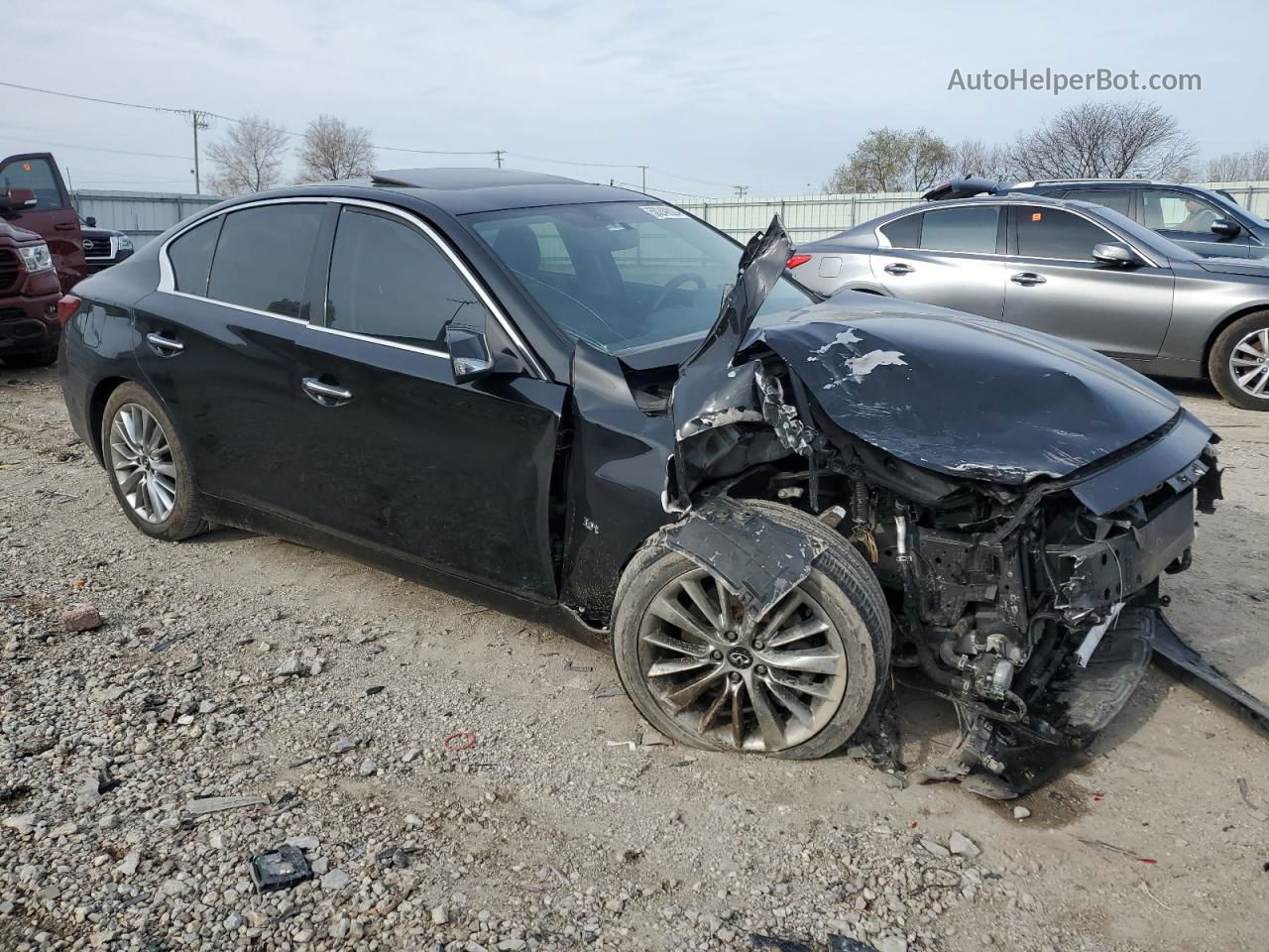 2019 Infiniti Q50 Luxe Черный vin: JN1EV7AR3KM559702