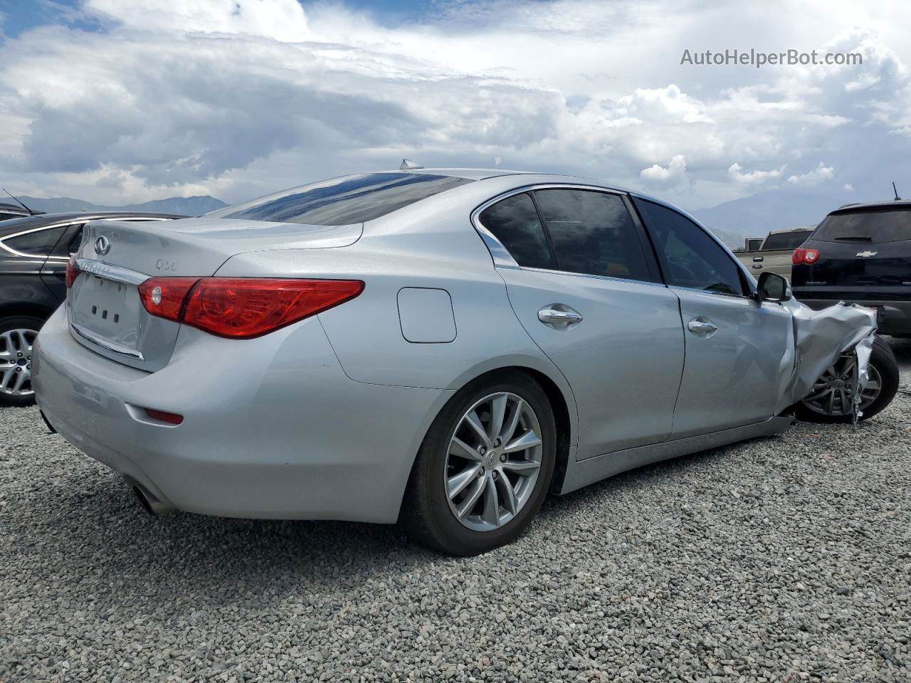 2016 Infiniti Q50 Premium Серебряный vin: JN1EV7AR4GM346264