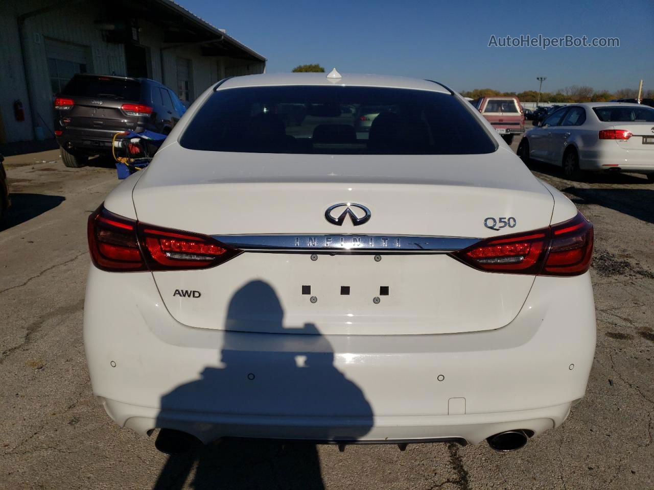 2019 Infiniti Q50 Luxe White vin: JN1EV7AR5KM551536