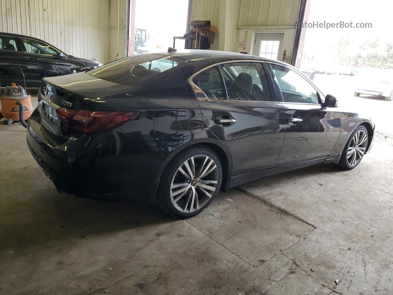 2018 Infiniti Q50 Luxe Черный vin: JN1EV7AR6JM443702