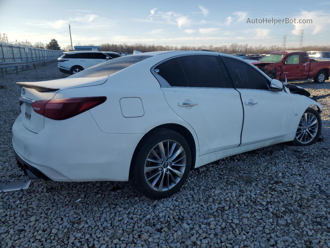 2018 Infiniti Q50 Luxe Белый vin: JN1EV7AR7JM441117