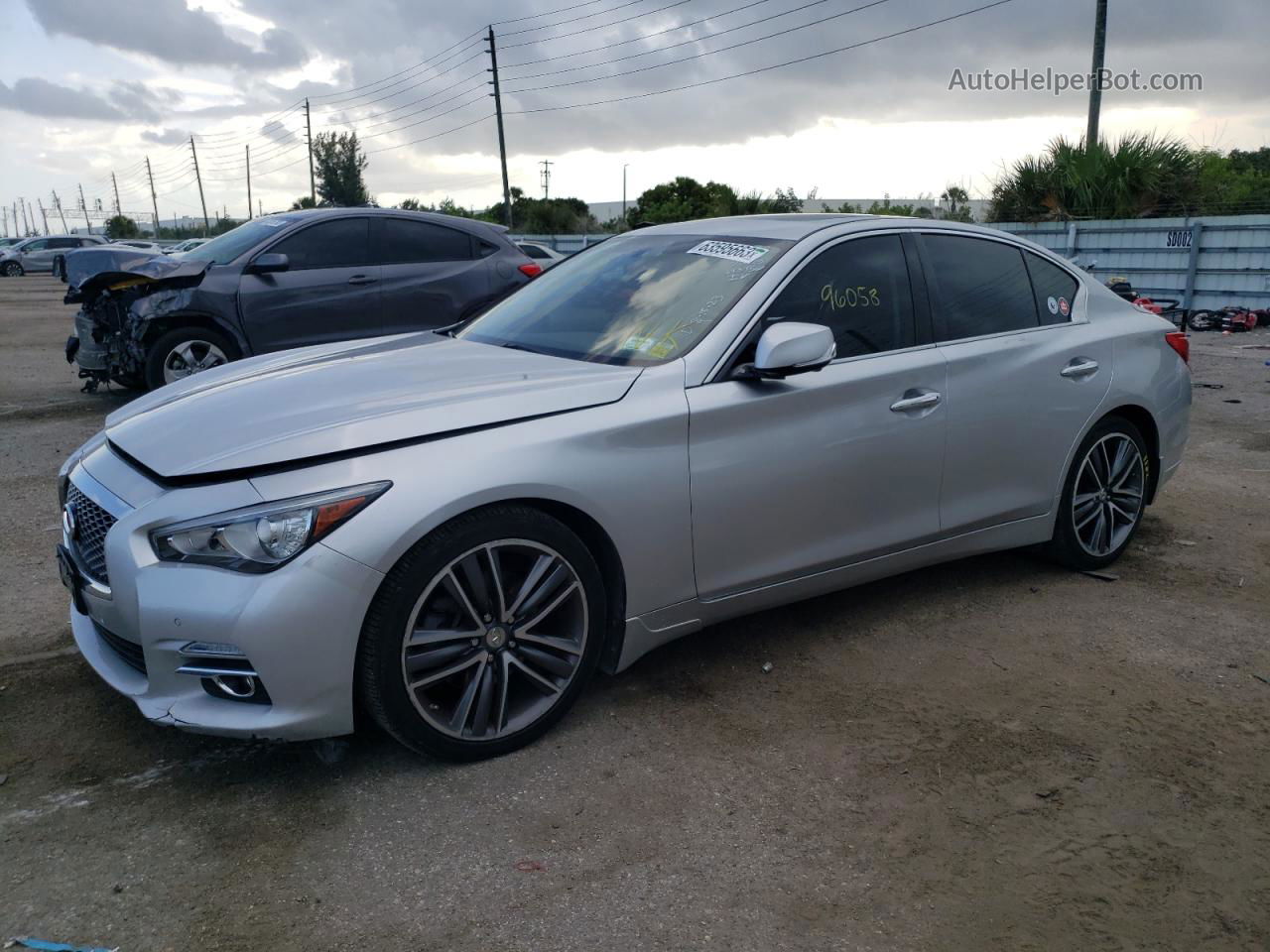 2016 Infiniti Q50 Premium Серебряный vin: JN1EV7AR8GM343450