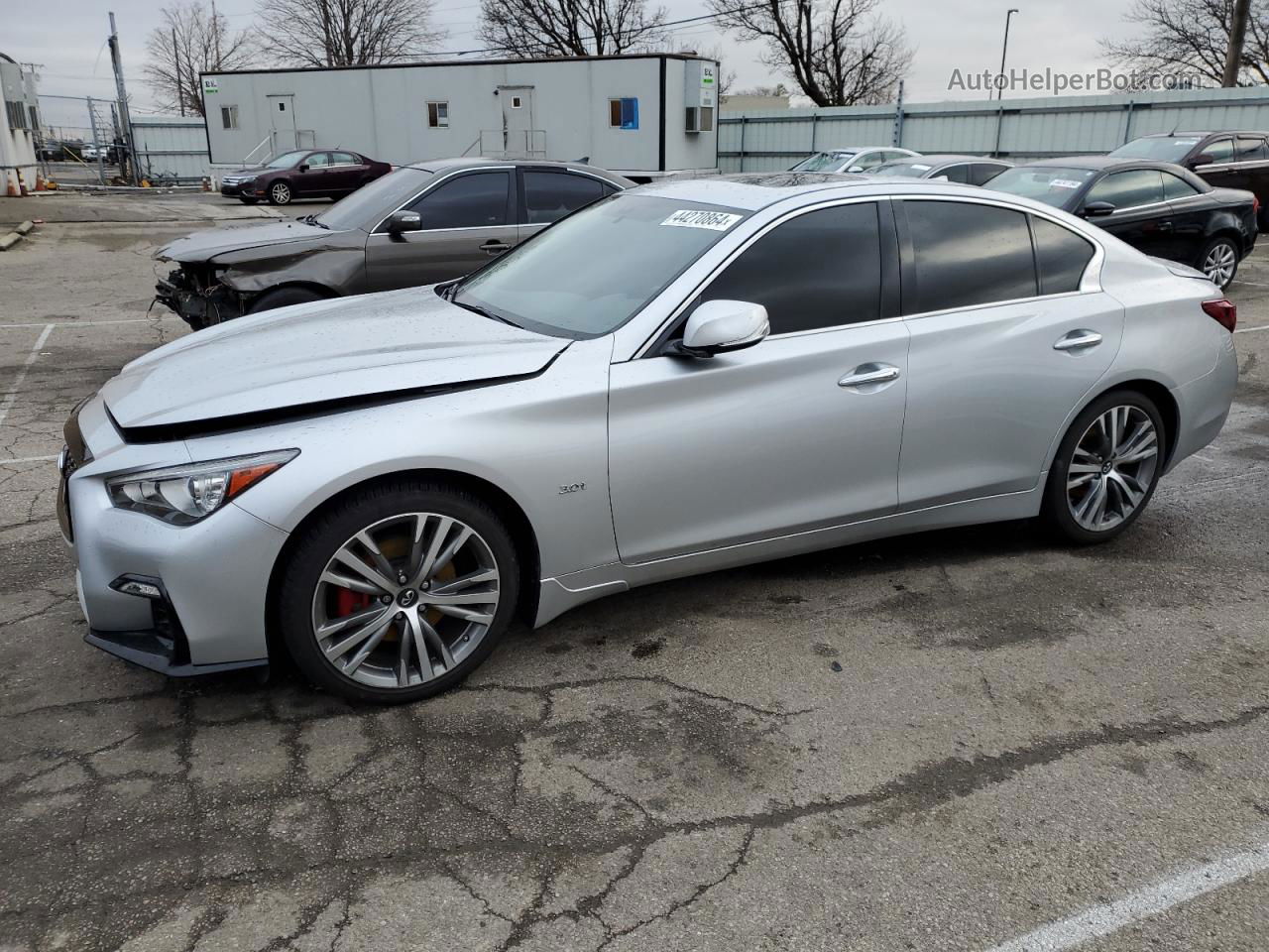 2018 Infiniti Q50 Luxe Серебряный vin: JN1EV7AR8JM437304